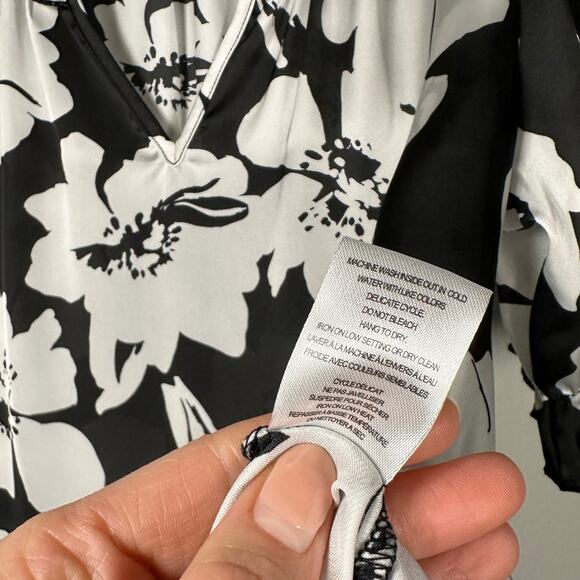 Haver Black & White Floral Print Half Sleeve V-Neck Blouse Women's Small - Picture 6 of 6